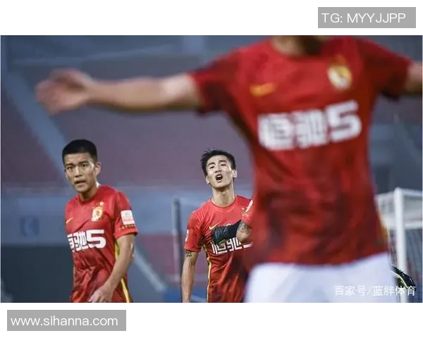 武汉排球队实力引发热议球迷对球队表现与未来发展展开激烈讨论